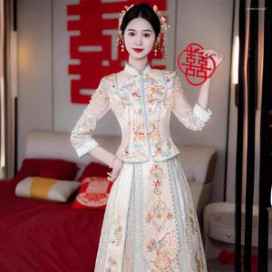 Vêtements ethniques Robe de mariée de mariée chinoise à l'étranger Slim Cheongsam Style Marriage Set Exquis Costume Oriental Toast