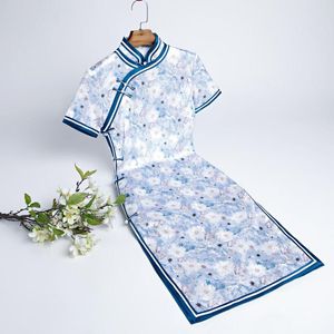 Ropa étnica de gran tamaño 4XL azul crisantemo Qipao vestidos tradicional chino dama de longitud media brocado de seda novedad Cheongsam