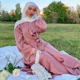 Ropa étnica Llanura Abaya para mujeres Satén Vestido largo islámico Wrap Cintura Musulmán Hijab Robe Dubai Turco Modest Abayas Fiesta Kaftan Verano