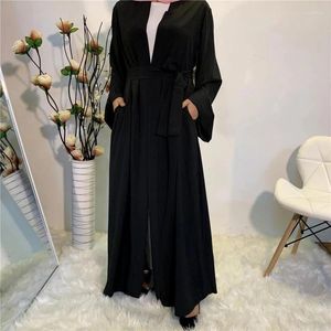 Vêtements ethniques Ramadan Abaya Outwear avec des poches Masulman Fashion Kimono Dubaï Turquie Islam Solie Doby ouverte Abayas pour femmes Cardigan robe