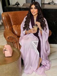 Vêtements ethniques Ramadan Dubai Satin Modest Open Butfly Batwing Kimono Abaya Cardigan Islam Muslim Robe pour femmes Ka Robe Musulmane T240510