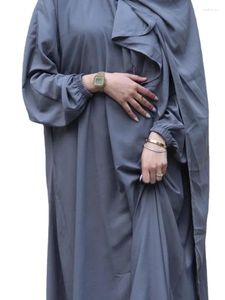 Vêtements ethniques Ramadan Eid Robe Femme 2024 Dubaï pour femmes 14 couleurs Simple Sweat à capuche Abaya Islamique avec Hijab connecté