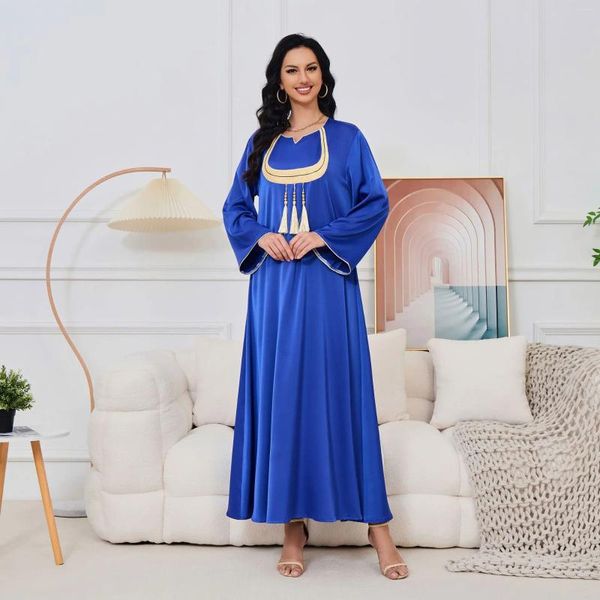 Vêtements ethniques Ramadan Gurban Abaya pour femmes Robe musulmane Jalabiya arabe col de laine robe à pompon Dubaï Moyen-Orient Islam