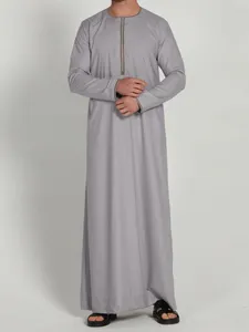 Vêtements ethniques Robes musulmanes pour hommes Ramadan Chemises à manches longues Henley Kaftan Islamic Arabe Gown Thobe Robe pour hommes