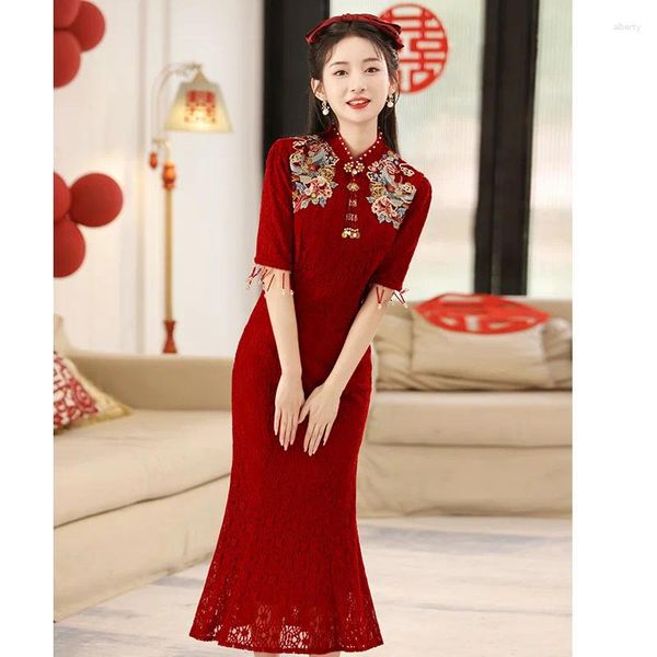 Ropa étnica Cheongsam rojo Ropa tostada Vestido de cola de pescado de novia Encaje Estilo chino Borla Slim Fit Compromiso Qipao Mujeres Boda Xiuhe