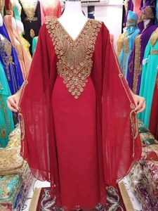 Ropa étnica Red Georgette Marroquí Dubai Vestido Camisa larga Farasha Robe Noche 56 pulgadas