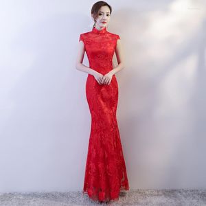 Vêtements ethniques Robe de mariée en dentelle rouge Cheongsam longue Qipao fille chinoise traditionnelle Chipao Berserk liquidation