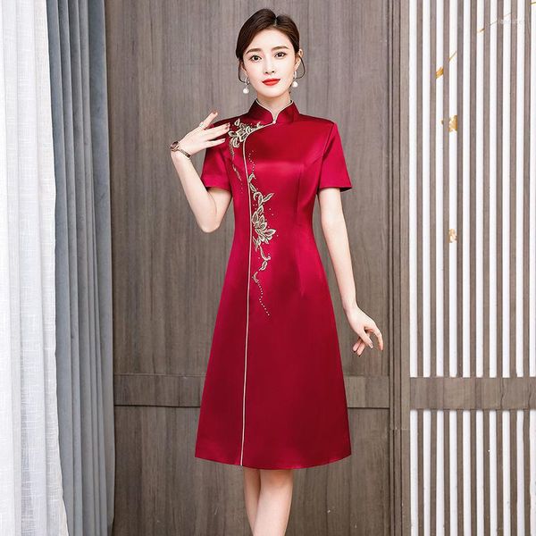 Vêtements ethniques Red Vintage broderie Cheongsam Chinois Style Fashion Matting Robe Femme Mini Sexy Asian Evening Party Stand Collar Qipao