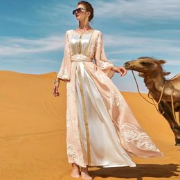 Vêtements ethniques Rose Modèle broderie Deux pièces Abaya Abaya Suit Moyen-Orient Femmes Elegant Dubai Robes Koftan