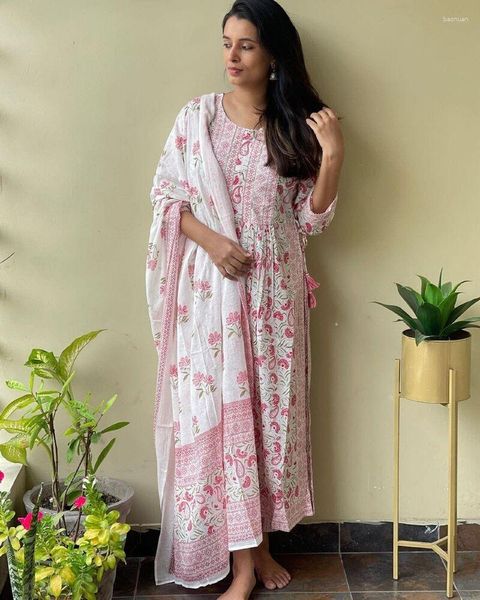 Ropa étnica Salwar Kameez Conjuntos Vestido Pantalones Bufanda Conjunto de 3 piezas Ropa de boda Algodón Impreso Corte Mujeres Kurti Pantalón Dupatta