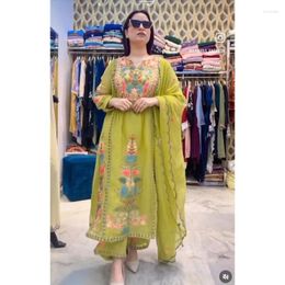 Vêtements ethniques Salwar Kameez sets broderie Georgette Fabric Kurti Palazzo Dupatta