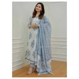 Etnische kleding salwar Kameez dames katoen blauw wit bedrukte kurti broek dupatta traditionele Indiase kledingl2405