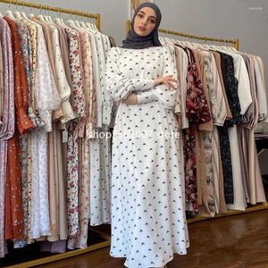 Etnische kleding verkoopt vogels patroon bedrukte moslimjurk elegante lange jurken vrouwen bescheiden slijtage slijtage eid gewaden met riem