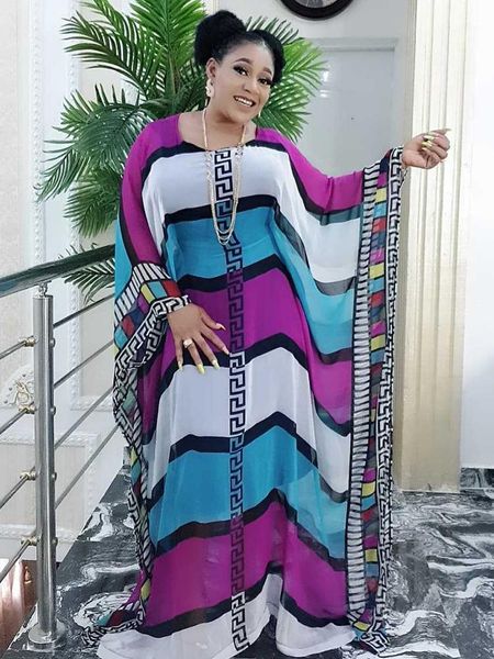 Vêtements ethniques vendant 2022 Robes africaines pour femmes Multicolored Print Loose Batwing Garnières Sexy Fashion Round Coule Maxi Robe Beauty