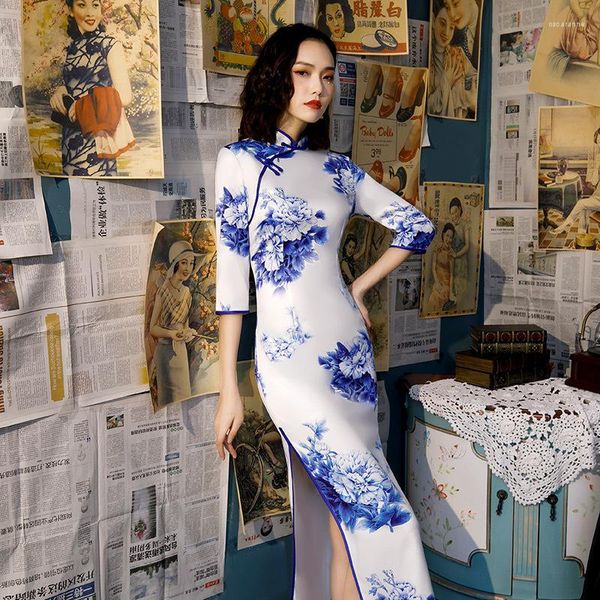 Ropa étnica SHENG COCO Mujeres Clásico Azul Blanco Cheongsam Vestido de noche Media manga larga Show Seda Novedad Trajes orientales