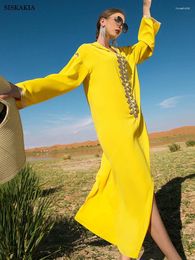 Ropa étnica Siskakia Abaya Vestido para mujeres Rhinestones con capucha con cuentas Caftan Marocain Robe Dubai 2024 Golfo suelto Abayas Amarillo brillante