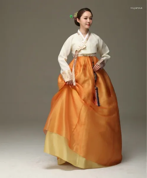 Vêtements ethniques Corée du Sud Tissu importé de mariée Amélioration de la scène de mariage Hanbok sur mesure