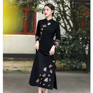 Vêtements ethniques Printemps Haute Qualité Vintage Noir Brodé Slim Long Cheongsam Femmes Style Moderne Robes Fête des Mères Cadeau