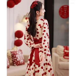Ropa étnica Collar cuadrado Vestido de novia nupcial Estilo chino Qipao Bordar Flor Malla Cheongsam Elegante Satén Arco Vestidos Robe De