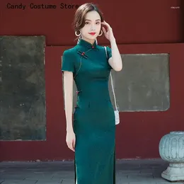 Ropa étnica Verano Qipao Vestido largo dividido Verde oscuro Cheongsam Elegante Chica de gama alta Mejorado Estilo chino vintage