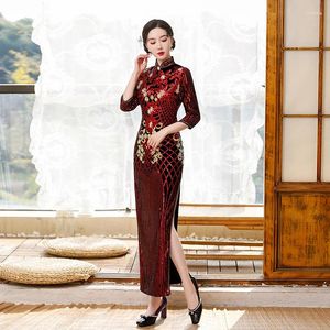 Vêtements ethniques à manches de trois quarts Gold Velvet à paillettes Cheongsam printemps et automne rouge de grande taille de grande taille