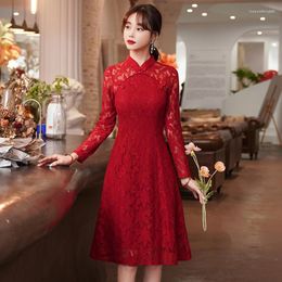 Vêtements ethniques Traditionnel chinois rétro à manches longues Qipao Robe Femmes Style Dentelle Rouge Cheongsam CNY