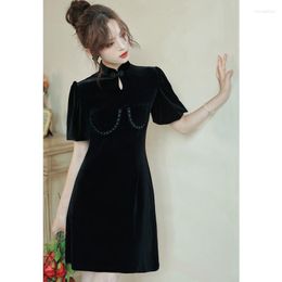 Vêtements ethniques Femmes traditionnelles chinoises Robe à manches courtes Velours Qipao Col Mandarin Noir Or Velours Mini Cheongsam