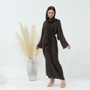 Vêtements ethniques Ensemble de deux pièces pour femmes musulmanes manches longues Tee Tops Wrap Tie Jupe Islamique Dubaï Tenue turque Ramadan (sans écharpe)