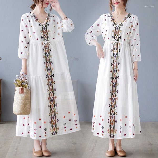 Ropa étnica vestido bohemio blanco estilo bordado hecho a mano con cuello en V Kaftan con cordones manga abullonada sobre la rodilla de talla grande Maxi para mujer