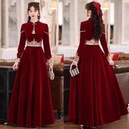 Etnische kleding Winter fluwelen bordeauxrode toastkleding Elegante retro vintage bruiloft bruid verlovingsjurk Traditionele mandarijnkraagjurk