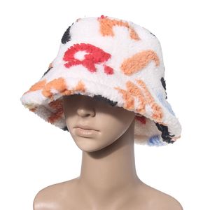 Ropa étnica Invierno Vintage Letra Imprimir Piel sintética Peluche Sombreros de cubo para mujeres Sombrero cálido al aire libre Soft Velvet Caps Lady Fashion Panamá