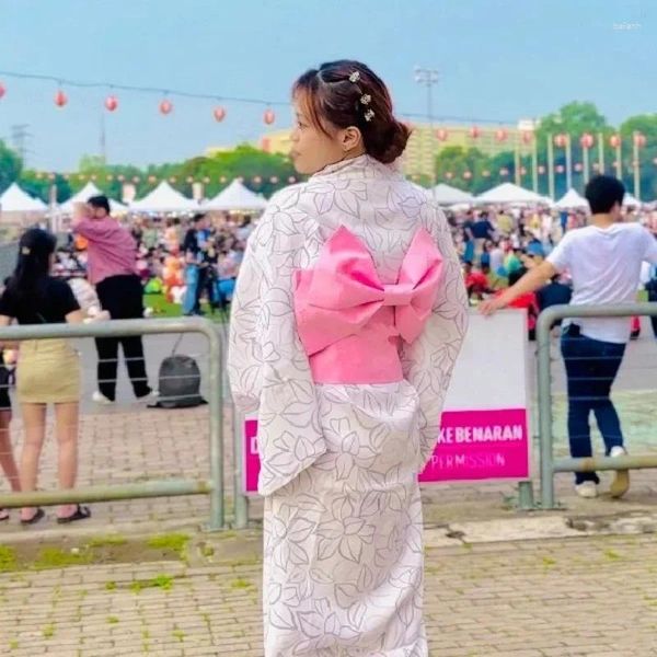 Vêtements ethniques femme traditionnelle yukata kimono avec une fleur obi blanche imprimé vintage haori cosplay baign