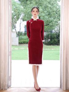Vêtements ethniques Style Cheongsam pour femmes en hiver rouge épaissi chaud tissu de laine à manches longues robe modifiée de jeune fille moyenne