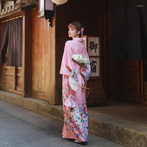 Vêtements ethniques Kimono traditionnel japonais pour femmes Couleur rose Imprimés floraux Yukata formel Cosplay Costume Performing Dress Pography
