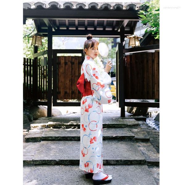 Vêtements ethniques Femmes Kimono Robe Traditionnelle Japon Yukata Blanc Couleur Goldfish Prints Robe d'été Performance Wear Cosplay