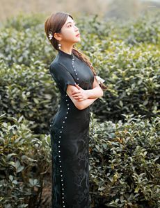 Ropa étnica Mujer Fiesta de noche clásica Qipao Chino tradicional Negro Manga corta Cheongsam Vestido delgado Vestido