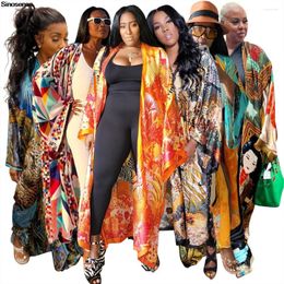 Etnische kleding dames bloemenprint satijn kimono stof open voorkant lange deksels bovenkleding vid Boho Beach op losse kimonos