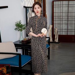 Vêtements ethniques Fashion Fashion de la maman Vintage Qipao 23 Robe longue fleur fragmentée de style été avec collier debout 5/4 Collier chinois