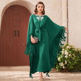 Etnische Kleding Vrouwen Lente Zomer Moslim Abaya Turkse Dubai Arabische Borduurwerk Groene Diamant Ronde Hals Bloem Jurk Vleermuis Mouw Fringe Gown