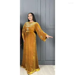 Ropa étnica logotipo de terciopelo amarillo dubai kaftan abaya vestido de novia muy elegante largo largo