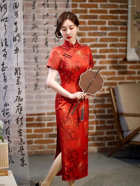 Vêtements ethniques Yourqipao Été Soie Rouge Longue Cheongsam Catwalk Banquet Vintage Événement Hôte Qipao Style Chinois Robe De Mariée Pour