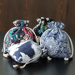 Ethnique Floral Lin Petit Velours Sac Cordon Bijoux Pochette De Voyage Poche En Tissu Sac De Rangement Bibelot Emballage Cadeau Sacs 2pcs / llot