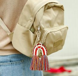 Porte-clés ethniques faits à la main en macramé pour femmes sacs accessoires bijoux Boho arc-en-ciel tissage coton porte-clés à franges cadeau 6 couleurs