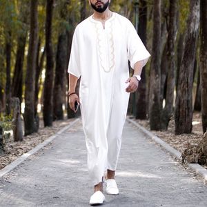 Ethnique Vintage Lâche Musulman Caftan Robes Hommes À Manches Longues Mode Jubba Thobe Homme Loisirs Couleur Unie Motif Islamique Vêtements 230529