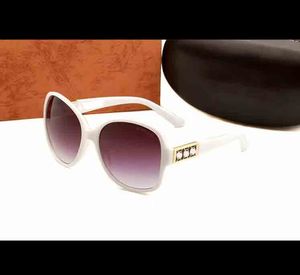 Euramerican Luxury 8892 convient aux hommes et aux femmes avec des lunettes de soleil élégantes et exquises