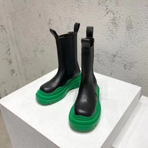 Bottes de style européen chaussures de conception en cuir verni vamp bande tissée logo ensemble complet paquet exquis Bottines en cuir véritable