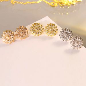 Europa Amerika Fashion Style Earring Lady Womens Gold / Silver / Rose-Color Metal Gegraveerde V Initialen Volledige Diamond Sun Flower Oorbellen