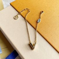 Avec des bracelets L-Letter de style Box Feme Femme Designer Charm Jewelry 18K Bracelet Gold Bracelet Mariage Gift Wholesale