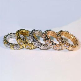Europe America Style Fashion Lady Femmes Brass Graves T Lettre 18K Gold plaqué Seize Diamants de pierre Anneaux Anneaux Taille US6-US9291I