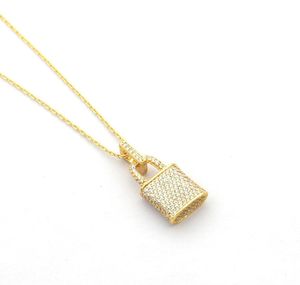 Europa America Fashion Style Lady Women Brass Chain Necklace met gegraveerde V Volledige diamantslot hanger cadeau6673113